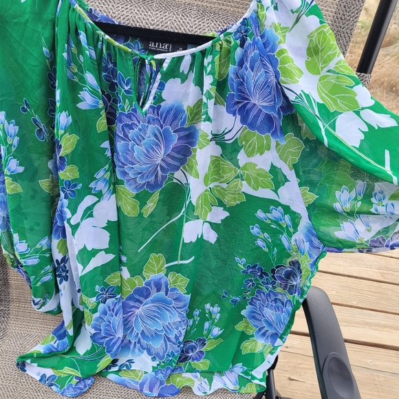 A.n.a floral blouse - Picture 3 of 3